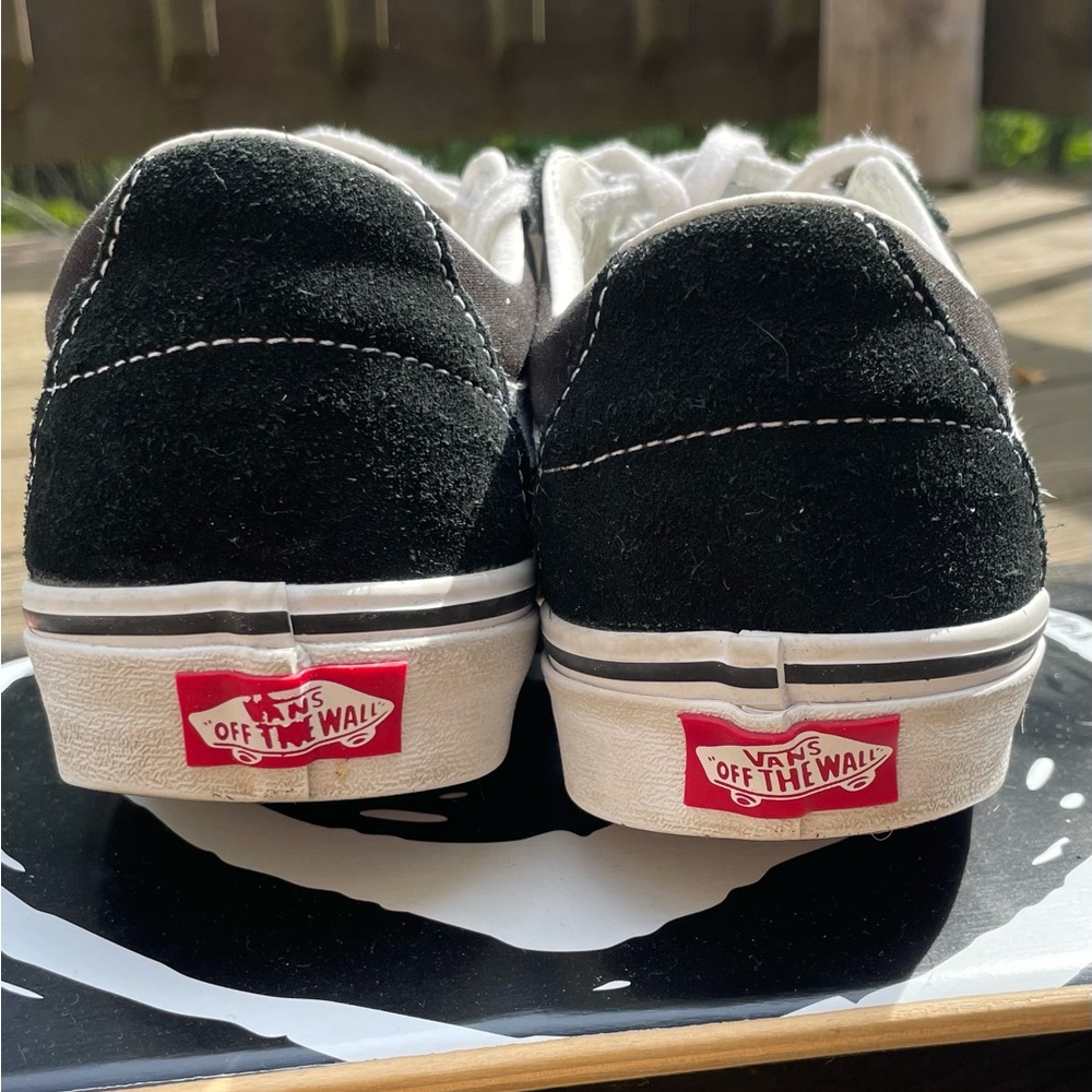 Vans Black and White Sneakers Iconic Skate Design - Picture 6 of 7